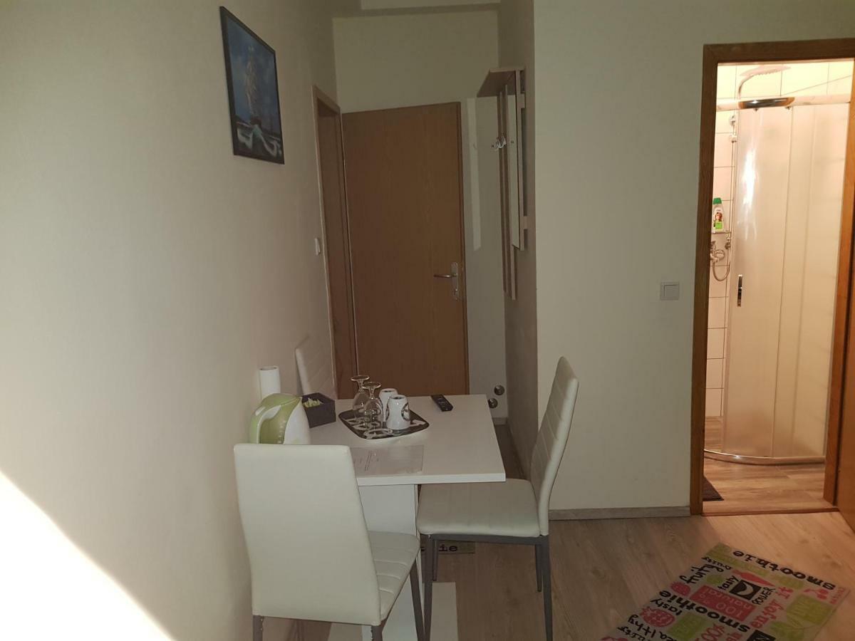 Elg Rooms Postojna Exterior foto